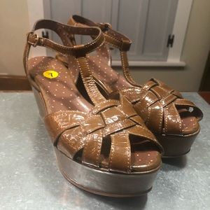 🇺🇸Mosschino🇺🇸 Platform Sandals size 7